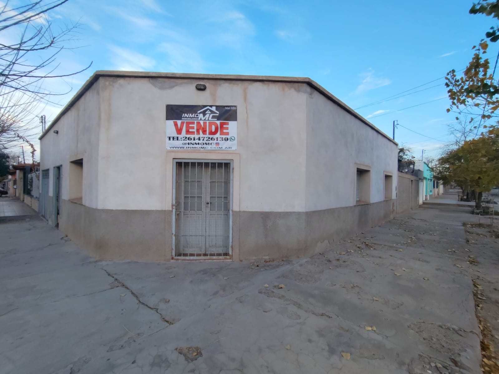 250626012036-fachada felix.jpg